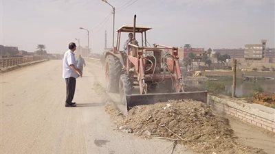 رفع 10 طن من الأتربة بمركز إهناسيا ببني سويف