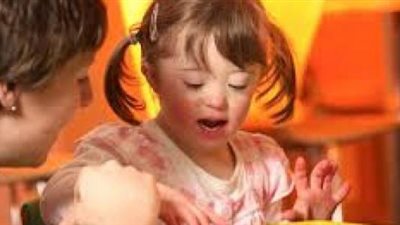 لوعندك طفل معاق عقليًا ..7 برامج لتأهيله للتعامل بشكل طبيعي مع الآخرين
