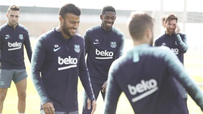 صور .. ديمبلي سعيد جدا في تدريبات برشلونة