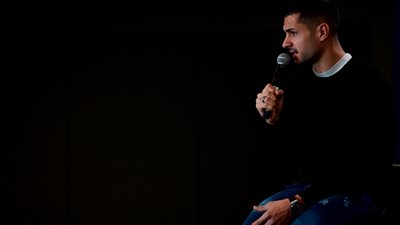 نجم أتلتيكو مدريد: ميسي الأفضل في العالم ولو بقدم واحدة