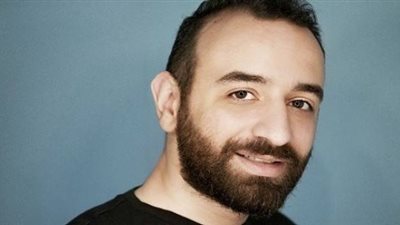 مش بالشهادات.. عمرو سلامة مخرج شاب حصل على جوائز عالمية في مجال لم يدرسه
