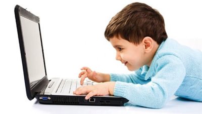 اعرفي إزاي بيفكر .. 5 خصائص تميز جيل الإنترنت من الأطفال