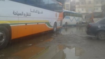 كثافات مرورية بسبب هطول الأمطار في هذه المناطق