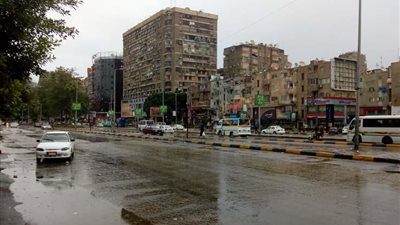 صور .. أمطار غزيزة تضرب البلاد  .. والأرصاد تحذر