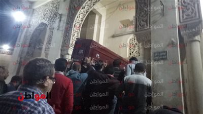 فيديو .. تشييع جثمان الصيدلي المقتول في السعودية بعد صلاة الجنازة