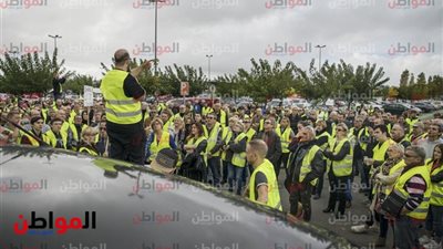 صور| باريس على صفيح ساخن والمتظاهرون يخلعون أحجار الأرصفة