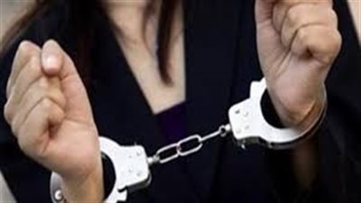 شخص يضبط زوجته في أحضان عشيقها...والنيابة تحبسه بتهمة التعذيب 
