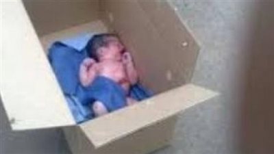 العثور على طفلة مربوطة بالحبل السري بجوار عقار في البحيرة 