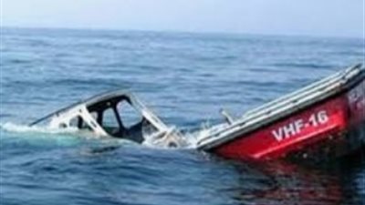 إنقاذ 17 شخصا بعد غرق مركب صيد البحيرة