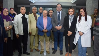 صور..  قافلة القصر العيني تختتم أعمالها بعلاج 1495 طفلا في الوادي الجديد