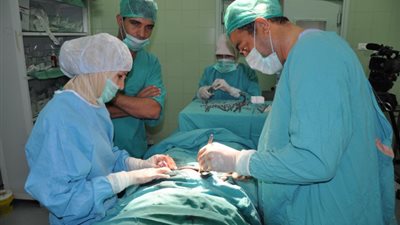 ماذا تحتاج الأم بعد خروجها من غرفة العمليات