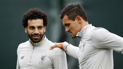 صورة .. محمد صلاح يشتكي من ديان لوفرين