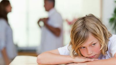 5 أشياء يفعلها أصدقاء طفلك.. تجعله ينسحب اجتماعيًا