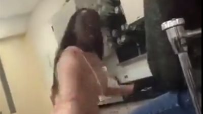 انا هوريكي .. مشاجرة عنيفة بين فتاتين في مدرسة