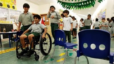 لأول مرة.. التعليم تقيم فصولا لمتعددي الإعاقة