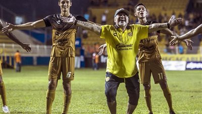 لجنة الانضباط في الاتحاد المكسيكي تعاقب مارادونا
