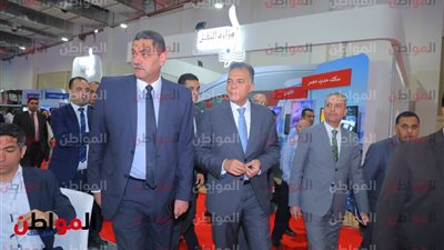 صور| على هامش مؤتمر Cairo ict.. هشام عرفات يتفقد جناح وزارة النقل
