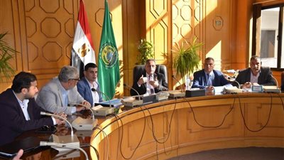 محافظ الإسماعيلية: إنشاء مجمع تجاري يضم أشهر الماركات العالمية