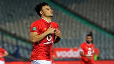 صىلاح محسن يغادر مباراة الأهلي والمقاولون للإصابة