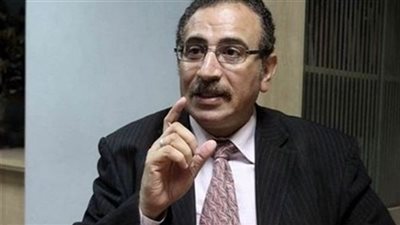  الدكتور طارق فهمي لـ 
