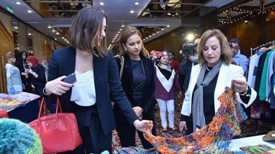 مايا مرسي تشيد بنيللي كريم في دعم الغارامات وأطفالهن