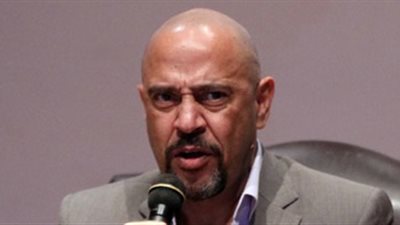 فيديو| أشرف عبد الباقي يسخر من الجرائد الورقية .. والسبب ؟