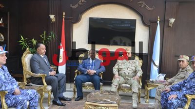 محافظ البحر الأحمر يستقبل قائد قوات الدفاع الجوي