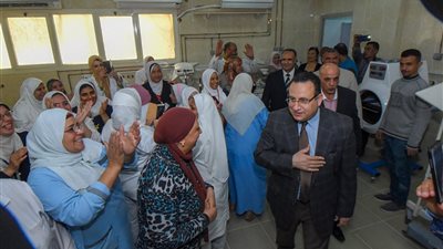 محافظ الإسكندرية يتفقد حي غرب