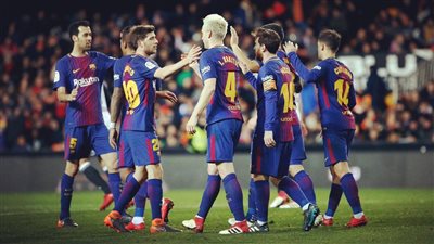 ميسي يقود هجوم برشلونة ضد أيندهوفن 