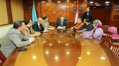 محافظ كفرالشيخ يناقش ملفات الصحة بالمستشفيات والوحدات