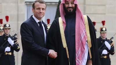 الرئيس الفرنسي يلتقي بولي العهد السعودي على هامش قمة العشرين 