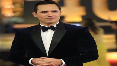 صور| اطلالة مميزة لظافر العابدين بختام مهرجان القاهرة السينمائى 