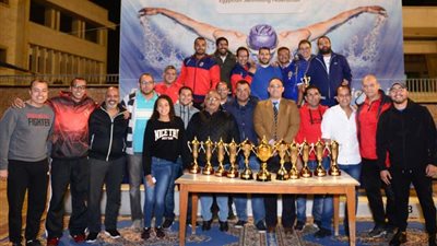 الأهلي يتوج بالدرع العام لبطولة الجمهورية للسباحة