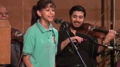 فيديو| الطفلة بسملة خليفة أم كلثوم تبدع في أغنية روحي وروحك 