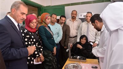 صور.. محافظ أسيوط: فحص مليون و862 ألف و725 مواطنا خلال شهرين