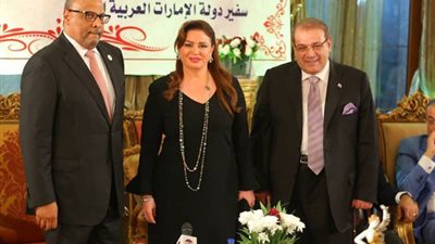 إلهام شاهين تشارك فى احتفالية تكريم سفير الإمارات بقلادة سيناء