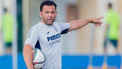مدرب فياريال: نواجه برشلونة أفضل فريق في العالم