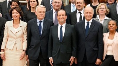 غدًا| ماكرون يعقد اجتماع طارئ لبحث احتجاجات السترات الصفراء