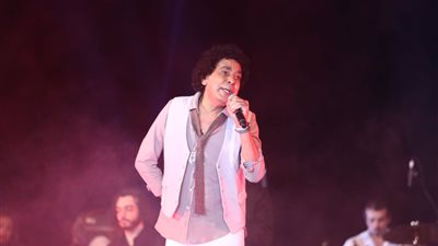 بالفيديو | طاق طاقية أول أغاني ألبوم محمد منير الجديد 