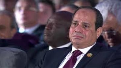 السيسي يشاهد فيلمًا تسجيليًا عن الصناعات العسكرية بمعرض إيديكس 2018