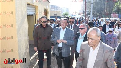 صور .. محافظ البحيرة يتفقد أعمال تطوير مدينة رشيد 