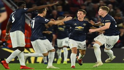 نيفيل: مان يونايتد يكافح من أجل التأهل إلى الدوري الأوروبي