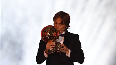 البالون دور.. مورديتش يفوز ورنالدو وصيفا وثنائي فرنسا ثالثا ورابعا