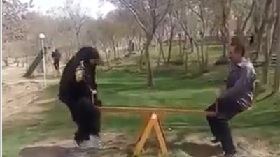 علشان تبقي تفسحها تاني .. زوج حاول يسعد زوجته فصدمته بفعلها