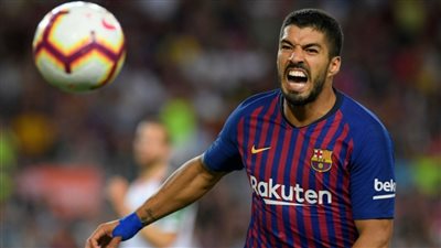 لويس سواريز مهدد بالابتعاد عن ديربي برشلونة وإسبانيول