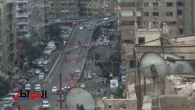 صور .. سيولة مرورية في شارع مراد بالتزامن مع أمطار اليوم