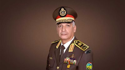 على هامش إيديكس.. وزير الدفاع يستقبل القادة المشاركين 