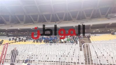 صور.. إقبال ضعيف من الجماهير على مباراة الزمالك والمصري بسبب الأمطار
