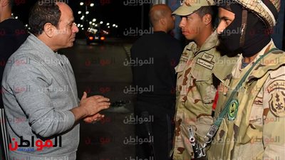 فيديو| مجند في الجيش المصري للسيسى: أمنيتى أكلمك ..والرئيس يرد: أنا واحد منكم