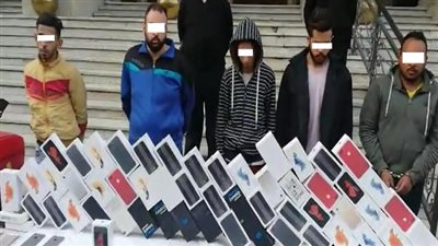 القبض على  تشكيل عصابي تخصص في سرقة الهواتف المحمولة 